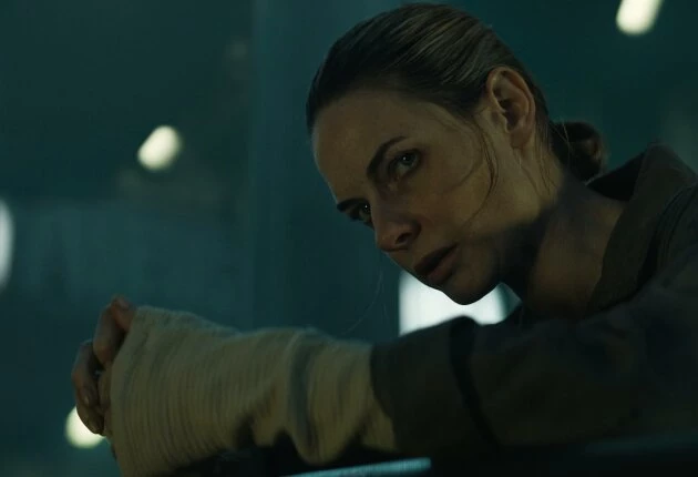 Момент из сериала Укрытие 1 сезон